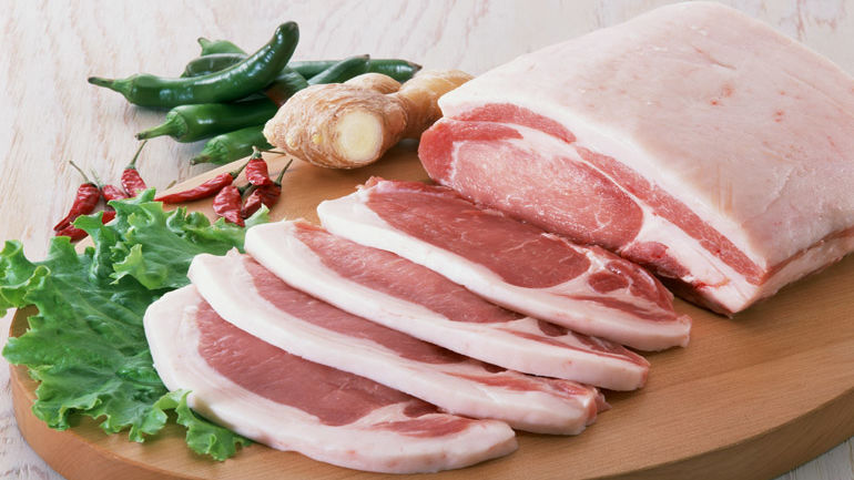 Украинцев предупредили о возможном дефиците свинины