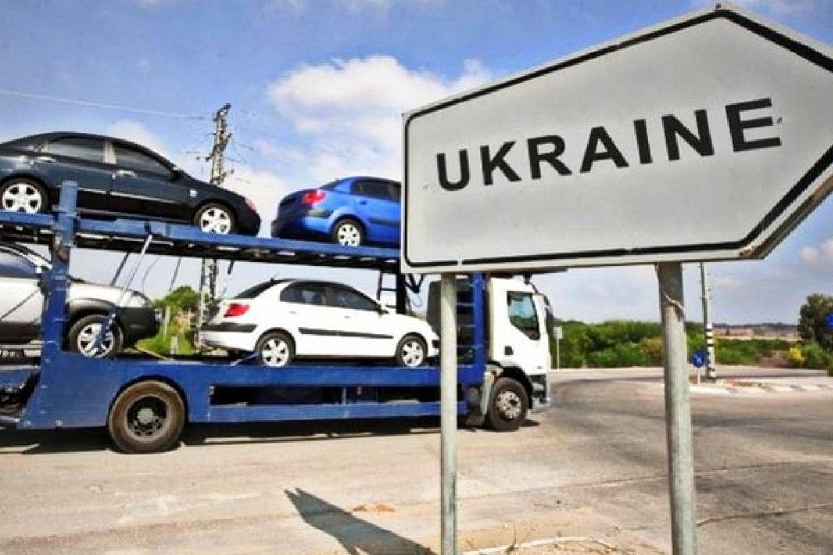 У украинцев изымают машины с литовскими номерами