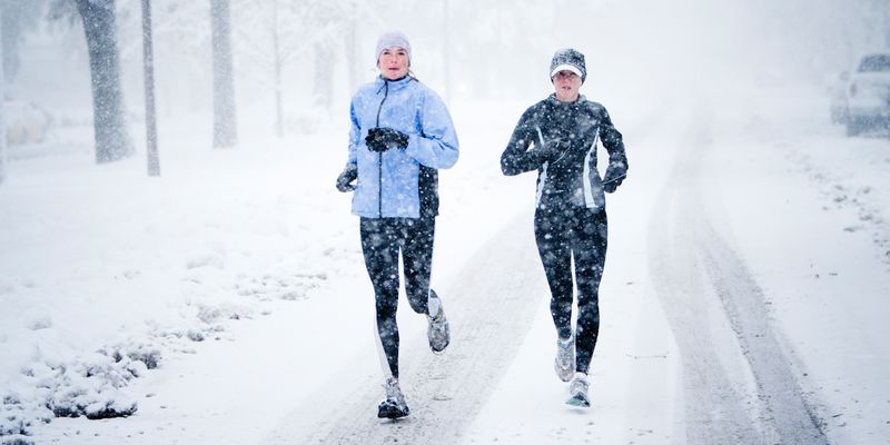 7 правил, как заниматься спортом в холодное время года