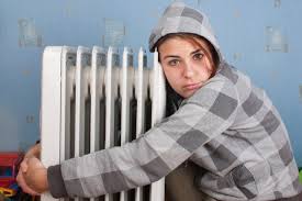 Часто люди сами ставят преграды для допуска тепла в квартиры