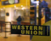 В украинских банках перестала работать система Western Union