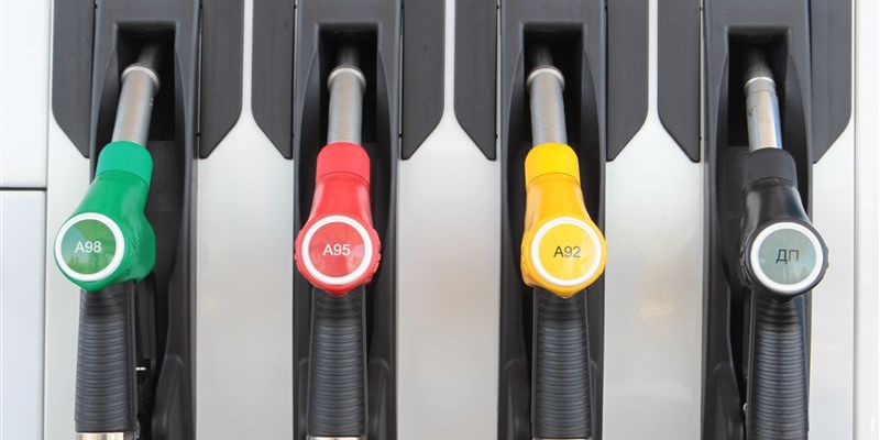 Минэкономразвития сообщает, что цены на бензин А-95 в Украине снизились в среднем на 2.9%.