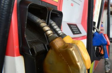 Цены на бензин вновь замерли
