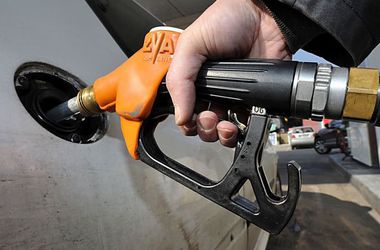 На заправках Украины подскочили цены на бензин