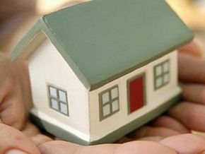 Кризисная недвижимость: продавать, покупать или ждать