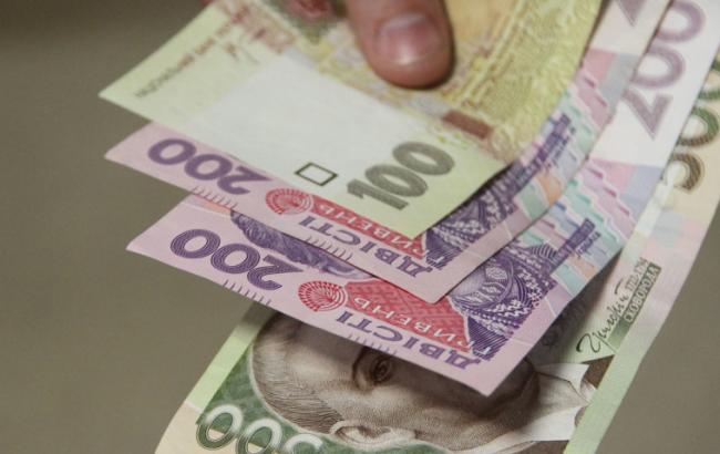Средняя зарплата в Украине в феврале выросла на 178 грн