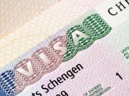 Украинцам к лету подготовили новые правила получения шенгенских виз