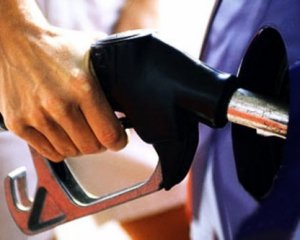 В Украине резко начали экономить на бензине