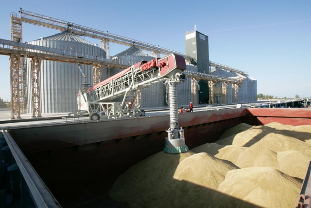 Вскоре заканчивается строительство зерновых терминалов в двух областях
