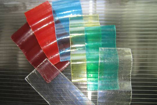 Появился новый вид кровельных материалов – стеклопластиковый шифер