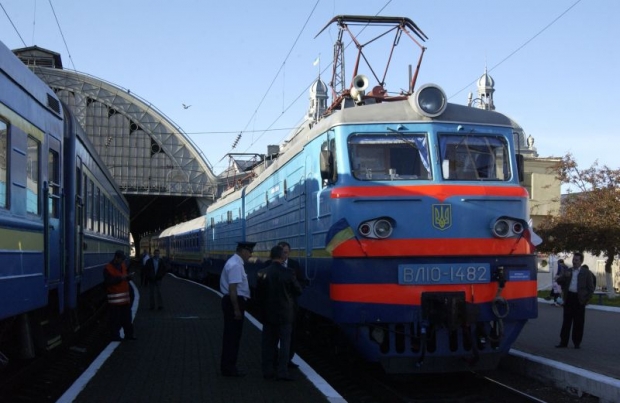 Отсутствие дизтоплива может остановить все поезда по Украине