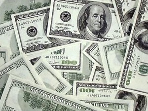 Украинцев пугают долларом по 50 гривен