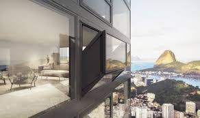 Окно, превращающееся в балкон