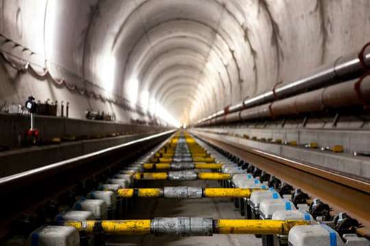 Заработал самый длинный железнодорожный тоннель в мире