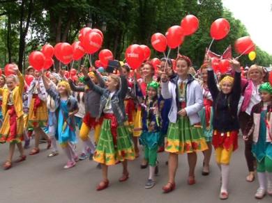 Самый массовый парад детей. В Харькове установили новый рекорд Украины
