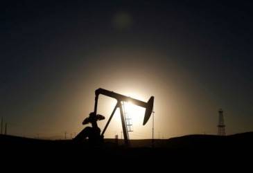 Нефть дорожает на фоне ослабления доллара