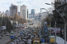 Рекордная пробка растянулась на 10 км в Киеве