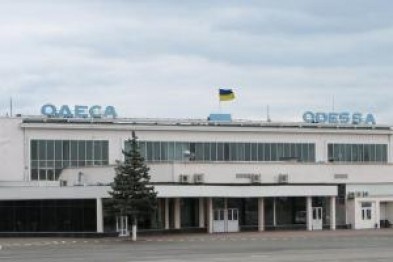 В Одесском аэропорту из-за шторма отменены рейсы