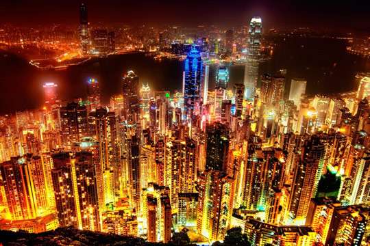 Ученые назвали город с самым большим световым загрязнением в мире