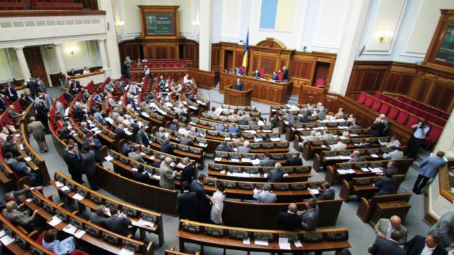 Половина украинцев выступает за переизбрание Верховной Рады